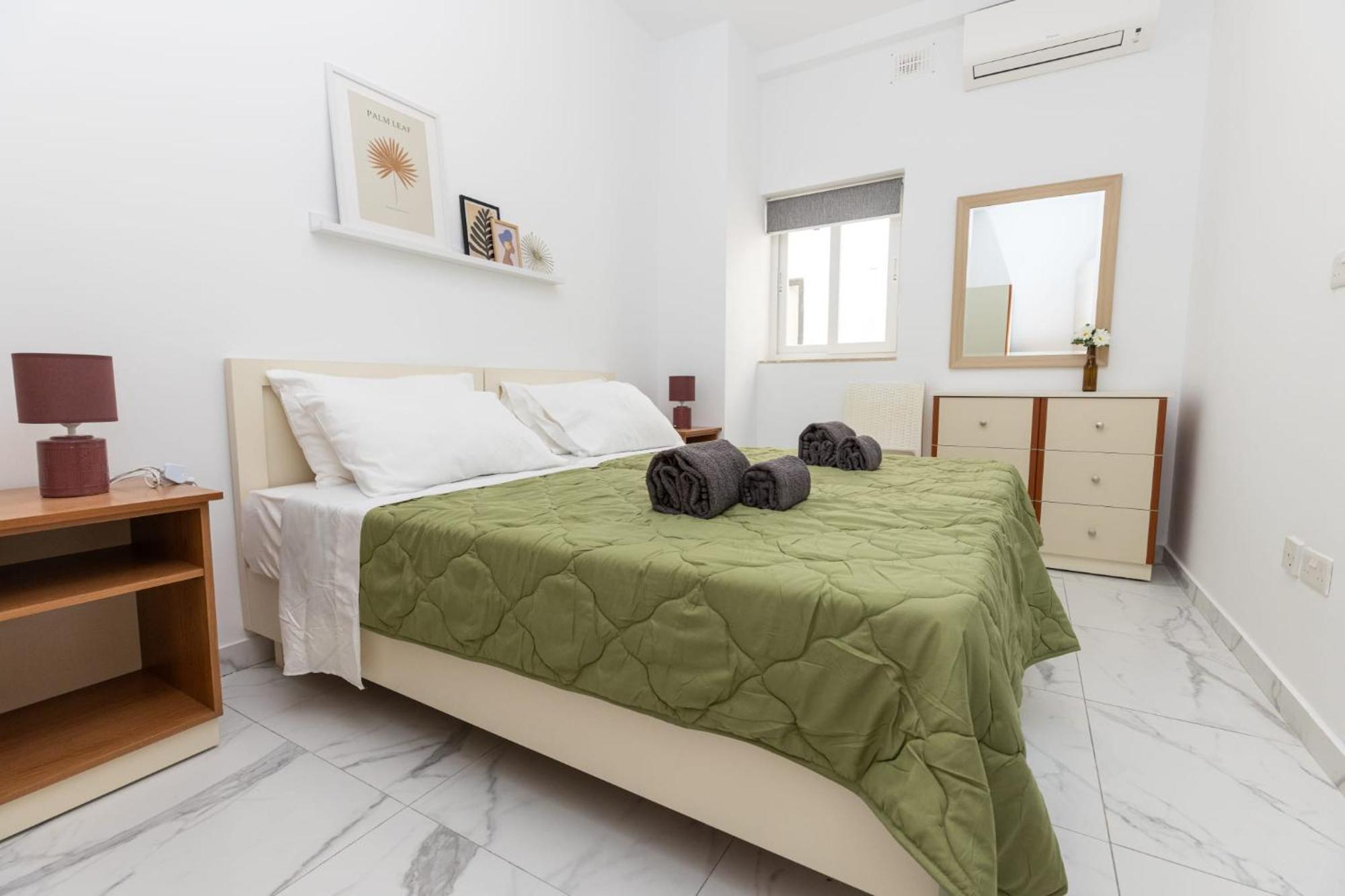 Bordino 2 Bedroom Apartment เซนต์พอลส์เบย์ ภายนอก รูปภาพ