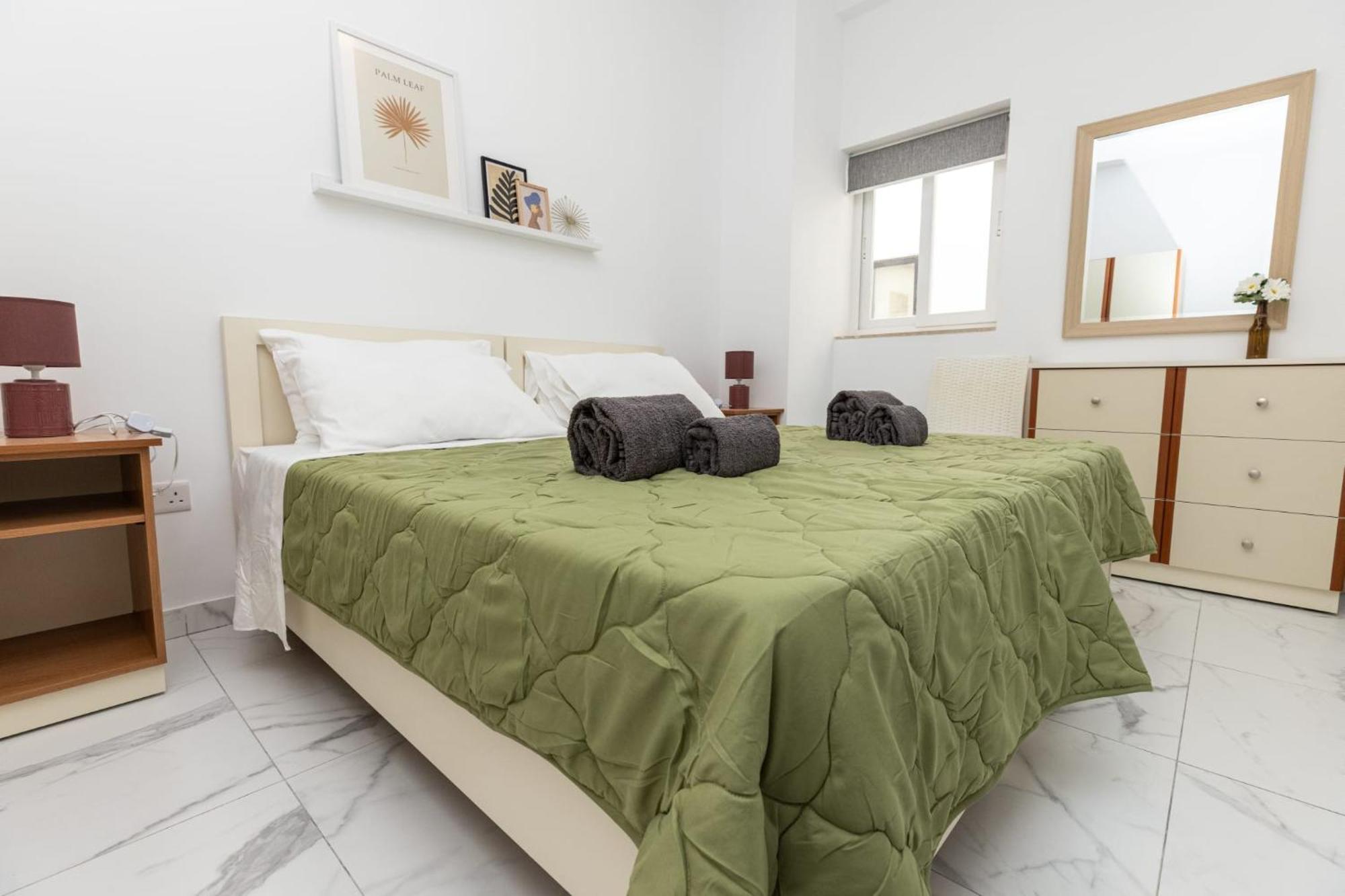 Bordino 2 Bedroom Apartment เซนต์พอลส์เบย์ ภายนอก รูปภาพ